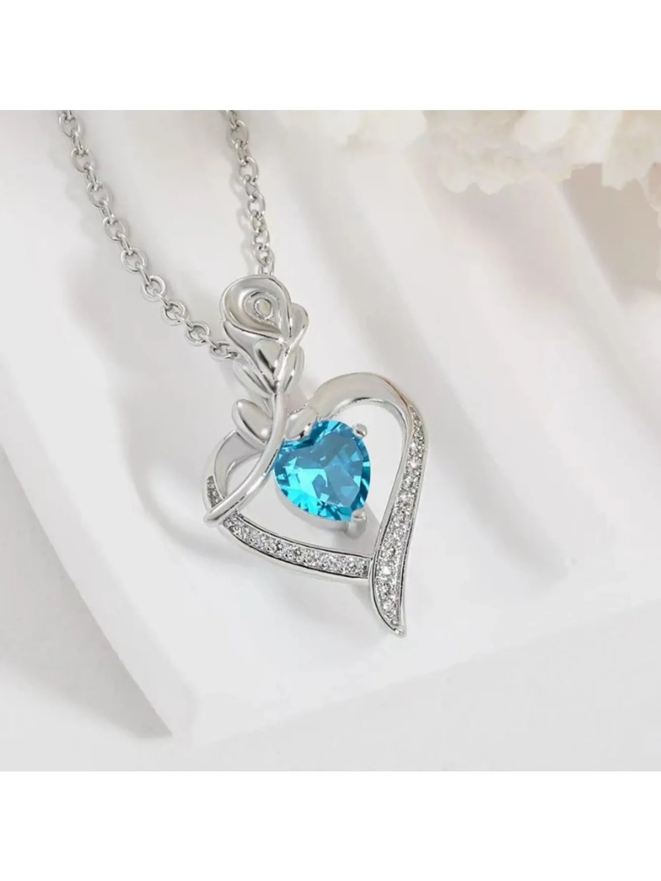 Elegant Style Heart shaped Pendant Necklace Without Box